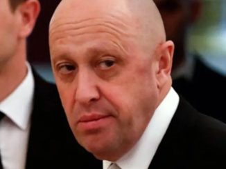 Veículos locais dizem que outras nove pessoas a bordo também morreram no acidente