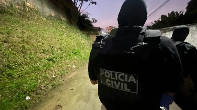Polícia localiza sequestradores e liberta comerciante Resgate ocorreu no bairro de Valéria, a partir de ações de inteligência da Polícia Civil. Vítima havia sido rendida no bairro de Nazaré