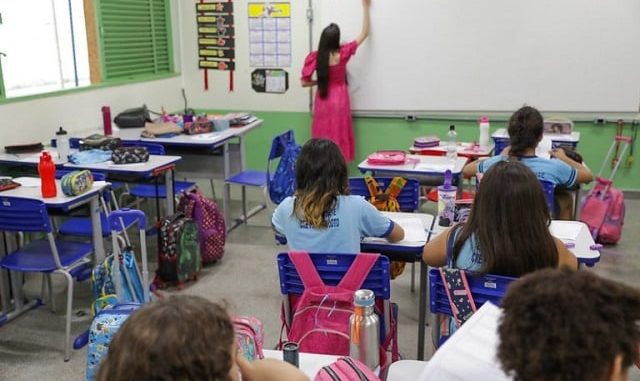professores-escola-alunos-Foto-Tony-Oliveira-Agencia-Brasilia.jpg