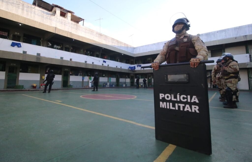 Além dos materiais encontrados, 13 detentos foram transferidos durante ação integrada da SSP e Seap.