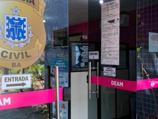 Em abril, o presidente Lula (PT) sancionou uma lei que determina o funcionamento ininterrupto das delegacias especializadas de atendimento à mulher, incluindo em fins de semana e feriados