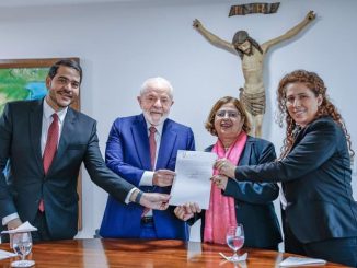 Reunião que selou a nova regra, realizada no Palácio do Planalto, contou também com a presença da ministra das Mulheres, Cida Gonçalves, e a ministra da Gestão e Inovação em Serviços Públicos, Esther Dweck