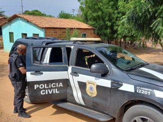 Aproximadamente 20 quilos de pasta base de cocaína e maquinário foram encontrados dentro de um imóvel