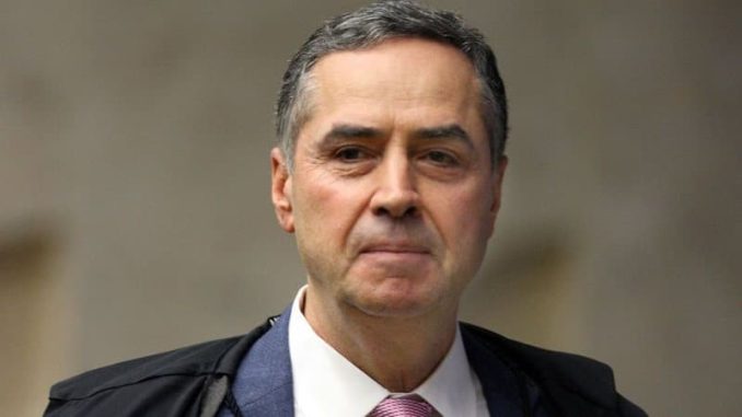 Barroso critica projetos que mexem no STF