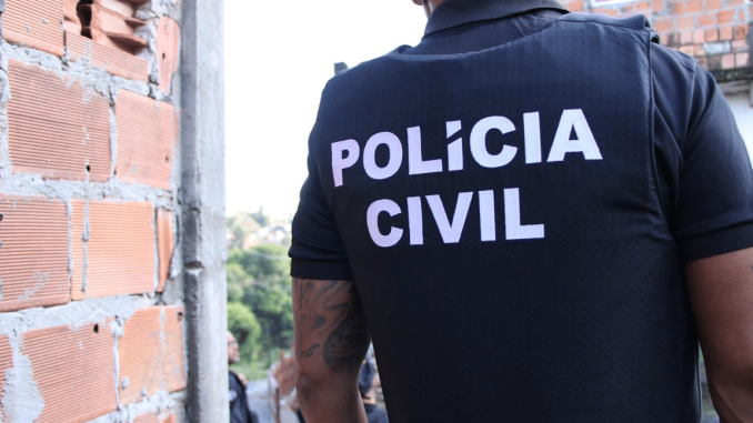 O menino está internada com lesões graves pelo corpo. O casal, além de espancar, fugiu quando foi encontrado pelos policiais civis