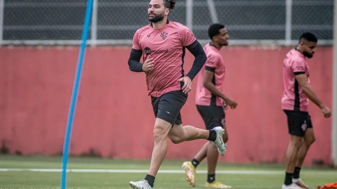 Vitória faz penúltimo treino com foco na parte técnica e tática