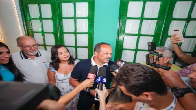 Aliado acusa Elinaldo de pedir propina e prefeito pede apuração imediata