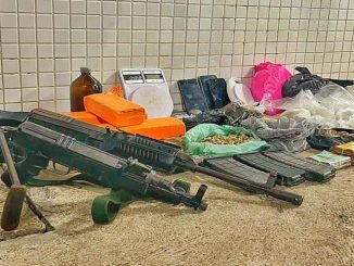 Armamentos foram encontrados no Engenho Velho da Federação, em Salvador, na noite desta segunda-feira (29).