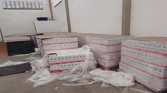 A carga de azeite de oliva é avaliada em mais de 700 mil e foi encontrada em um galpão no bairro do Tomba