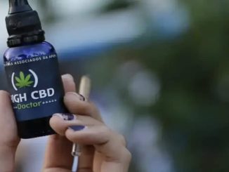 Duas pessoas comprovaram que têm problemas de saúde que podem ser tratados com substâncias