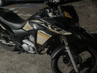 O condutor do veículo foi detido por receptação