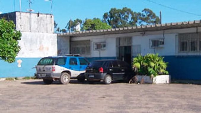 O corpo foi localizado por trabalhadores nas imediações da empresa Bahia Farma, na manhã desta terça-feira (2)