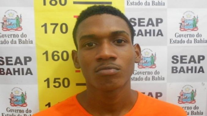 O detento, identificado como Thiago de Sena, responde por assalto a mão armada