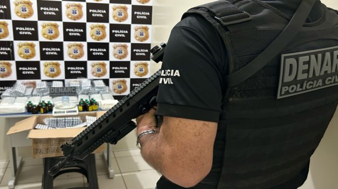 Equipe do Denarc também prendeu um homem em flagrante e apreendeu anestésico utilizado para produção de drogas sintéticas