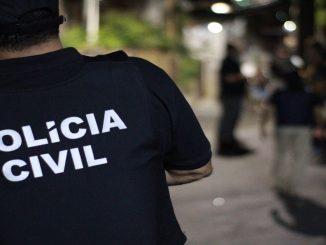 Um dos suspeitos é um adolescente de 17 anos