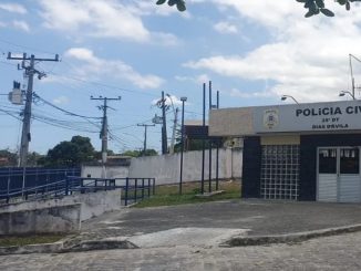 Uma jovem de 18 anos também ficou ferida