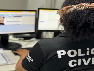 O homem vai responder pelos crimes de lesão corporal dolosa, ameaça e violência psicológica contra a mulher, conforme a Lei Maria da Penha