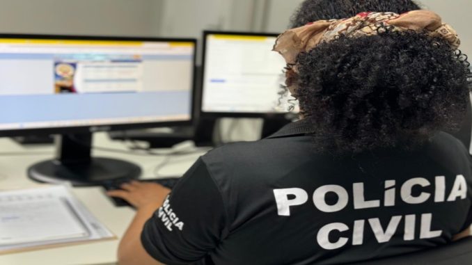 O homem vai responder pelos crimes de lesão corporal dolosa, ameaça e violência psicológica contra a mulher, conforme a Lei Maria da Penha