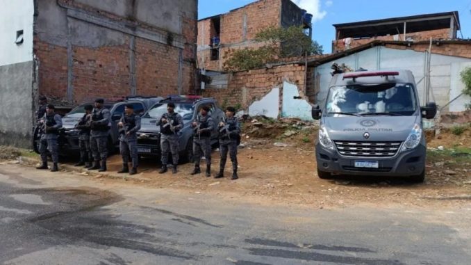 Por causa da briga entre o CV e o BDM , cerca de 200 crianças estão há mais de 15 dias sem aulas em Vila Verde