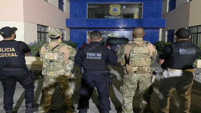 Operação deflagrada na cidade de Feira de Santana tem como objetivo desmontar conexão entre traficantes da Bahia e de SP