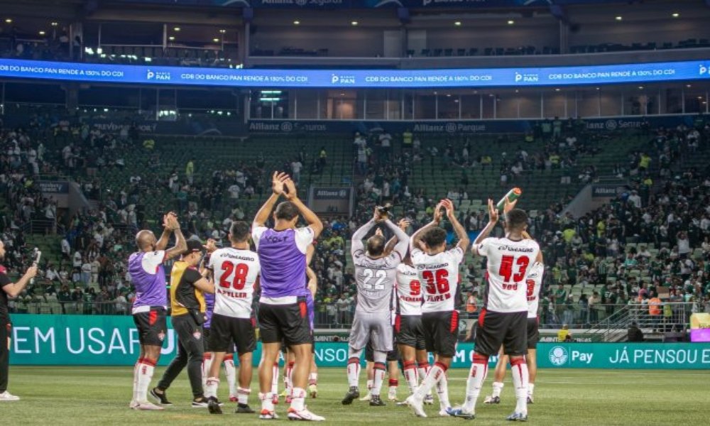 Jogador do Vitória é escolhido para seleção da 20ª rodada do Brasileirão; saiba quem