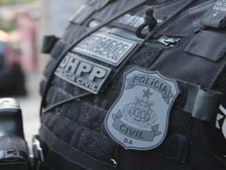 O homem foi interrogado no DHPP e, depois dos exames de lesões corporais de praxe, ficará à disposição do Poder Judiciário