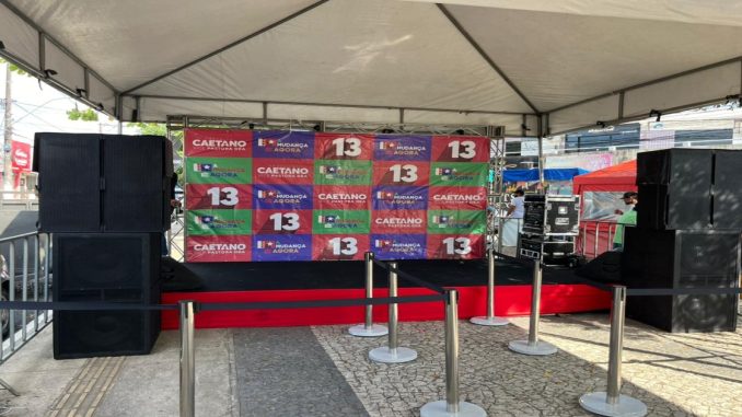 Camaçari: Furto de banners e adesivos gera ação judicial na campanha