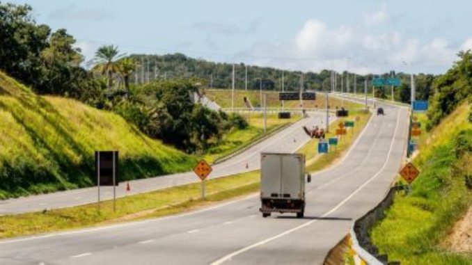 Mulher é vítima de estupro e roubo em transporte alternativo em Camaçari