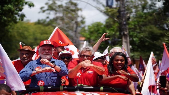 Camaçari: Jaques Wagner lidera caminhada por Caetano