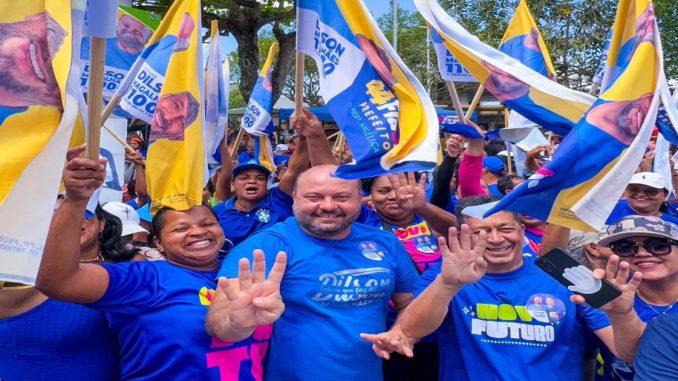 Dilson Magalhães Jr. participa de desfiles cívicos em Camaçari