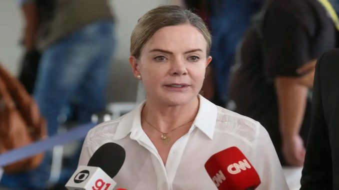 Gleisi Hoffmann classifica aumento da Selic como “sabotagem”