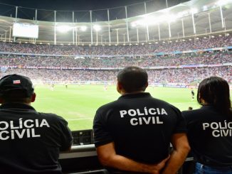 Os 23 jogadores do Bahia entrarão em campo com uma faixa com o slogan da campanha, simbolizando o compromisso do clube e da sociedade com a erradicação do racismo no esporte e em outras esferas