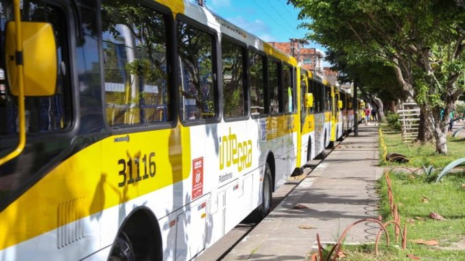 Tarifa de ônibus em Salvador sobe por R$ 5,60 neste sábado