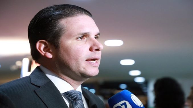 Petistas preveem Hugo Motta ao estilo morde e assopra