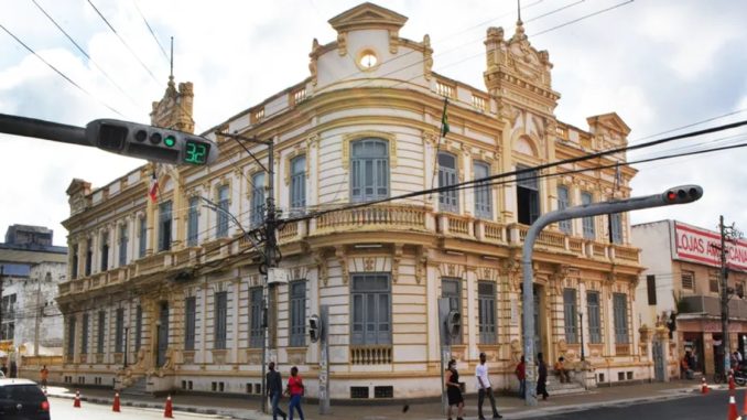 Lista com nomes de pessoas com HIV gera investigação em Feira