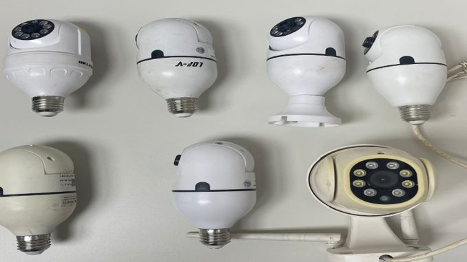 Polícia remove câmeras ilegais do crime em Camaçari