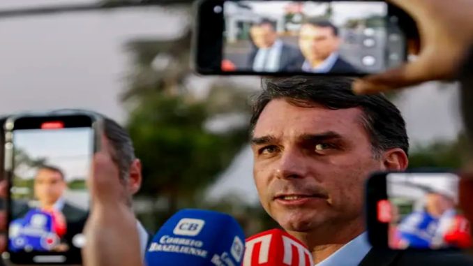 Flávio Bolsonaro inicia articulações após confirmação para 2026