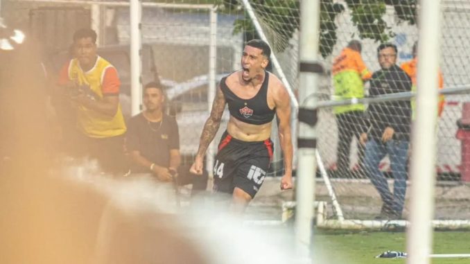 Vitória garante permanência na Série A com o Barradão lotado