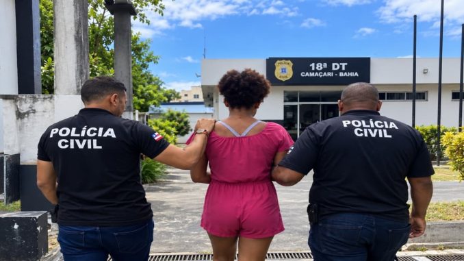 Mulher é presa por assaltos a lojas em Camaçari